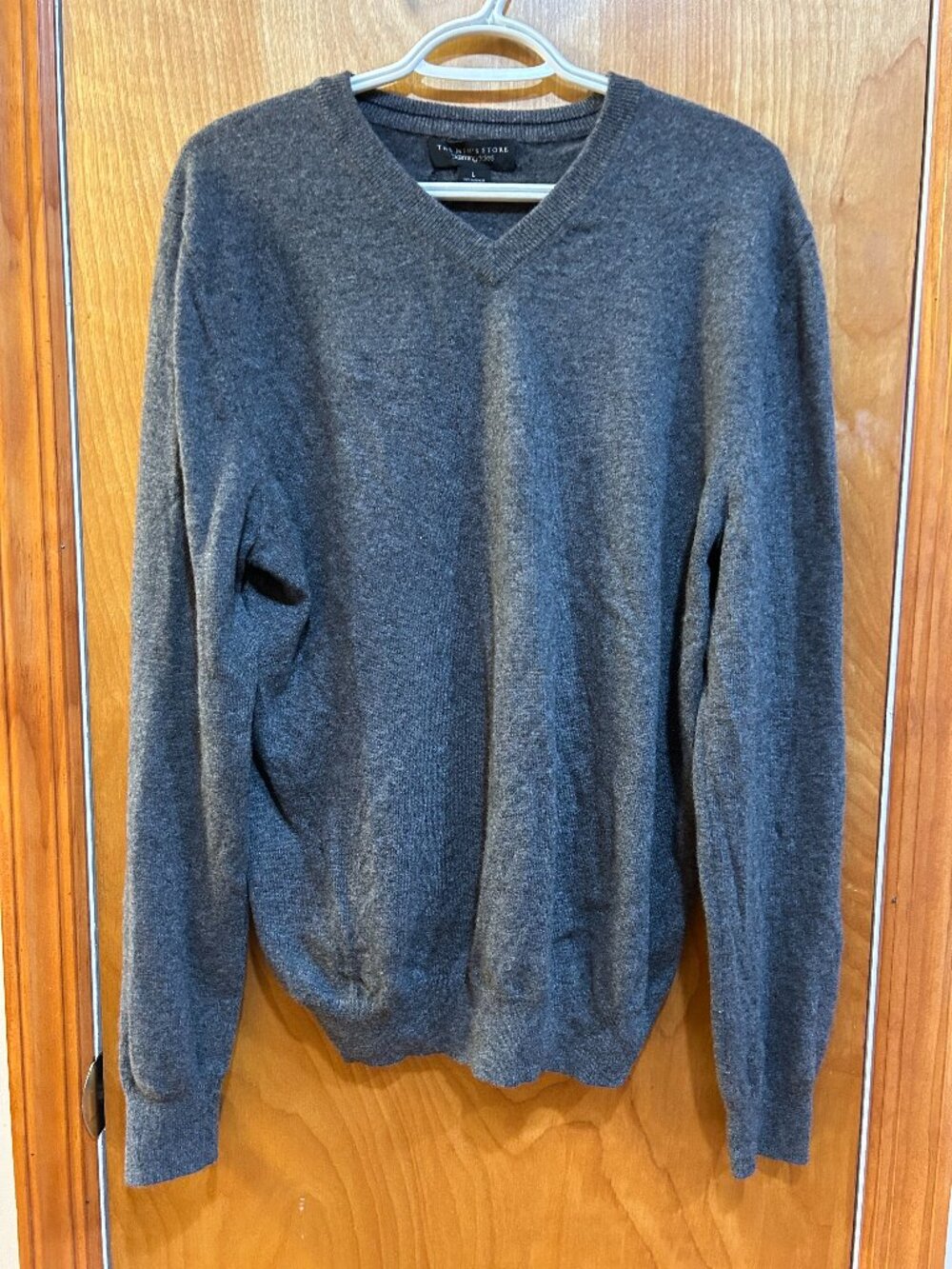 The Men's Store Bloomingdale's 100% Cashmere V-Neck Sweater Gray L